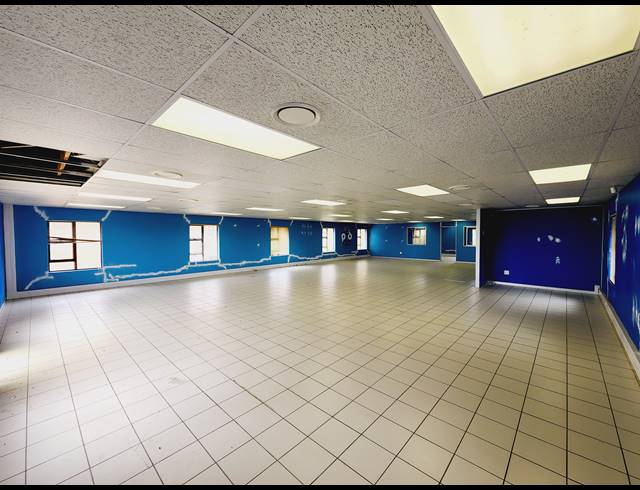 350M² OFFICE TO LET IN NORTH RIDING